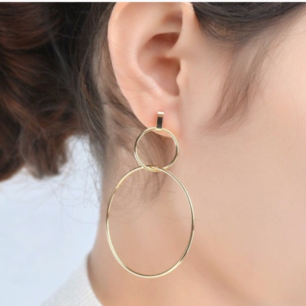 ✨ Gold Hoop Drop Earrings ✨ - Picture 3 of 6